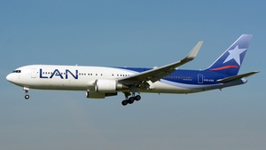 Photo of CC-CXC - Boeing 767-316(ER) operated by LAN Airlines