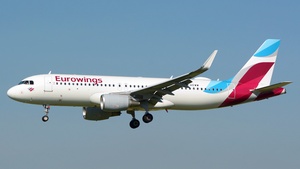 Photo of D-AEWW - Airbus A320-214 operated by Eurowings