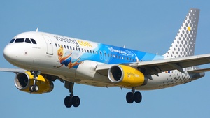 Photo of EC-MLE - Airbus A320-232 operated by Vueling