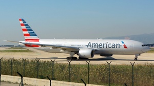 Photo of N775AN - Boeing 777-223(ER) operated by American Airlines