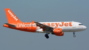 Photo of G-EJAR - Airbus A319-111 operated by easyJet