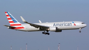 Photo of N381AN - Boeing 767-323(ER) operated by American Airlines