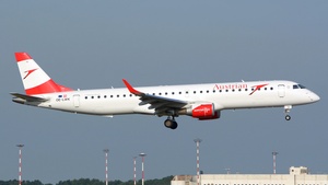 Photo of OE-LWK - Embraer ERJ-195LR operated by Austrian Airlines