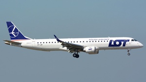 Photo of SP-LNF - Embraer ERJ-195LR operated by LOT Polish Airlines