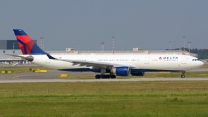 Photo of N820NW - Airbus A330-323 operated by Delta Air Lines