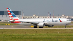 Photo of N349AN - Boeing 767-323(ER) operated by American Airlines