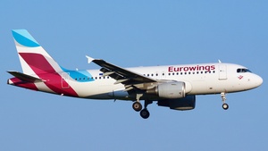 Photo of D-ABGH - Airbus A319-112 operated by Eurowings