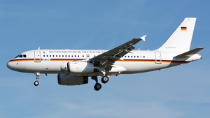 Photo of 15+02 - Airbus A319-133(CJ) operated by German Air Force