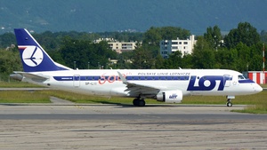 Photo of SP-LII - Embraer ERJ-175LR operated by LOT Polish Airlines