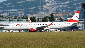 Photo of OE-LWM - Embraer ERJ-195LR operated by Austrian Airlines