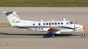Photo of EC-KJQ - Beechcraft B300 Super King Air 350 operated by SENASA Servicios y Estudios para la Navegación Aérea y la Seguridad Aeronáutica