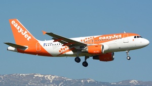 Photo of G-EZDN - Airbus A319-111 operated by easyJet