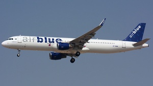 Photo of AP-BMM - Airbus A321-211 operated by Airblue