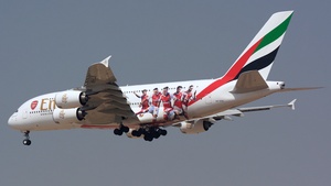 Photo of A6-EUA - Airbus A380-861 operated by Emirates