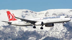 Photo of TC-JTE - Airbus A321-231 operated by Turkish Airlines