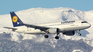 Photo of D-AIZG - Airbus A320-214 operated by Lufthansa