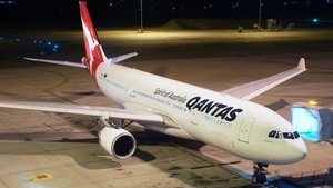 Photo of VH-EBQ - Airbus A330-202 operated by Qantas
