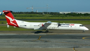 Photo of VH-LQB - Bombardier DHC-8-402 Dash 8 Q400 operated by QantasLink (opb Sunstate Airlines)