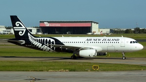 Photo of ZK-OJO - Airbus A320-232 operated by Air New Zealand