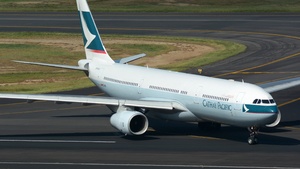 Photo of B-HLQ - Airbus A330-343 operated by Cathay Pacific Airways