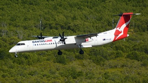 Photo of VH-LQF - Bombardier DHC-8-402 Dash 8 Q400 operated by QantasLink (opb Sunstate Airlines)