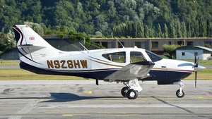 Photo of N928HW - Rockwell Commander 114B operated by Private