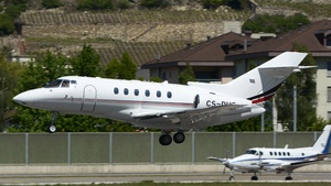 Photo of CS-DUC - Hawker Beechcraft 750 operated by NetJets Europe