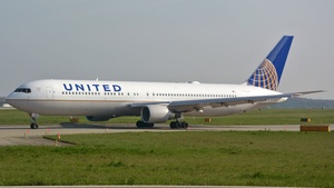 Photo of N655UA - Boeing 767-322(ER) operated by United Airlines