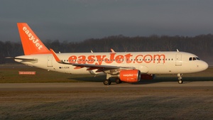 Photo of G-EZOK - Airbus A320-214 operated by easyJet