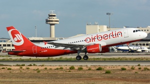 Photo of D-ABZN - Airbus A320-216 operated by Air Berlin