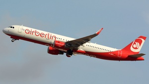 Photo of D-ABCL - Airbus A321-211 operated by Air Berlin