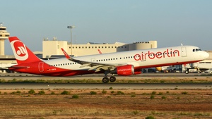Photo of D-ABCN - Airbus A321-211 operated by Air Berlin