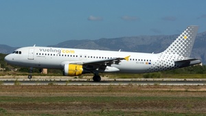Photo of EC-KHN - Airbus A320-216 operated by Vueling