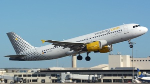 Photo of EC-KCU - Airbus A320-216 operated by Vueling