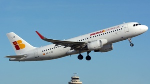 Photo of EC-LYM - Airbus A320-216 operated by Iberia Express