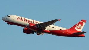 Photo of D-ABNL - Airbus A320-214 operated by Air Berlin