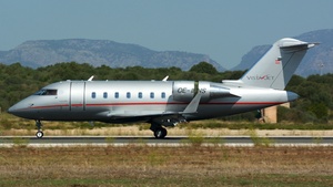 Photo of OE-INS - Bombardier Challenger 605 operated by VistaJet