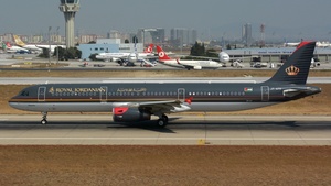 Photo of JY-AYV - Airbus A321-231 operated by Royal Jordanian Airlines