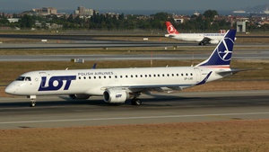Photo of SP-LND - Embraer ERJ-195LR operated by LOT Polish Airlines