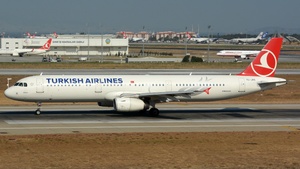 Photo of TC-JRS - Airbus A321-231 operated by Turkish Airlines