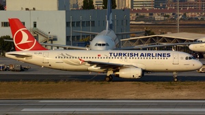 Photo of TC-JPG - Airbus A320-232 operated by Turkish Airlines