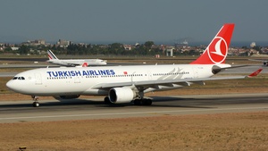 Photo of TC-LNA - Airbus A330-223 operated by Turkish Airlines