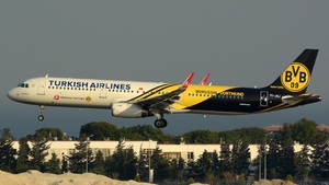 Photo of TC-JSJ - Airbus A321-231 operated by Turkish Airlines