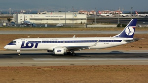Photo of SP-LNC - Embraer ERJ-195LR operated by LOT Polish Airlines