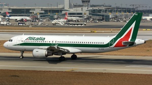 Photo of EI-IKG - Airbus A320-214 operated by Alitalia
