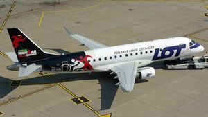 Photo of SP-LIB - Embraer ERJ-175STD operated by LOT Polish Airlines