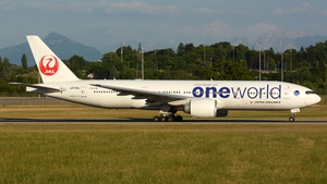 Photo of JA708J - Boeing 777-246(ER) operated by Japan Airlines