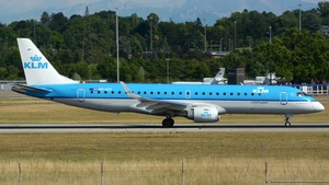 Photo of PH-EZY - Embraer ERJ-190STD operated by KLM Cityhopper