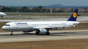 Photo of D-AISW - Airbus A321-231 operated by Lufthansa