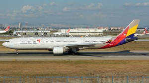 Photo of HL8259 - Airbus A330-323 operated by Asiana Airlines